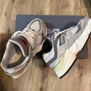 New Balance Men's Cream and Gray Sneakers